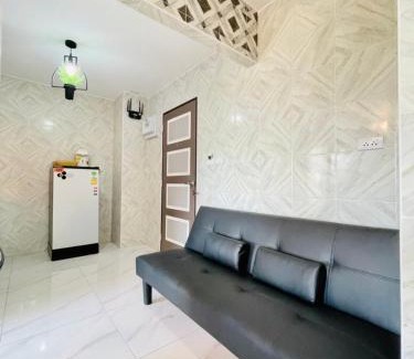 Phanat Nikhom Hotel | โรงแรมเรือนคุณเล็ก กานต์สินี