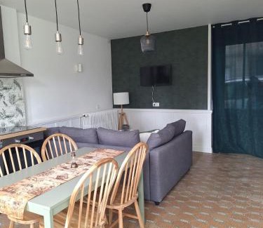 Chateaubriant Apartment | ღ Pirates des Caraïbes - Parking, Terrasse, Wifi