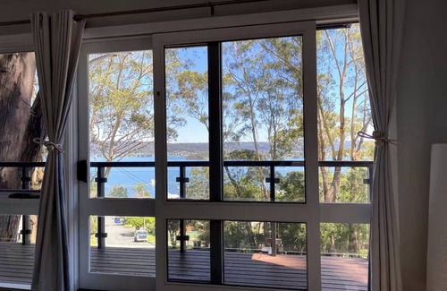 Mount Pleasant House | 「うち」Uchi@GreenPoint | Tranquil Waterview Retreat