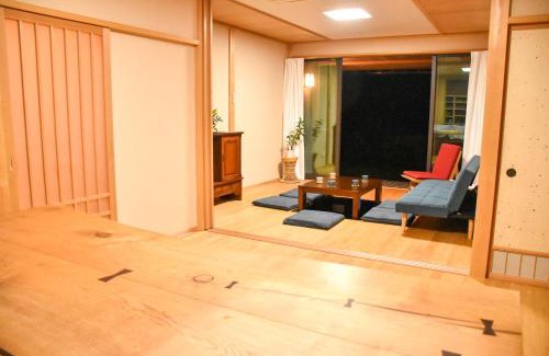 Nomi House | ひぐらし山荘
