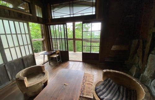 Sado Cabin | エシカルな島のリトリート宿 古道具と手仕事の宿ねまりや