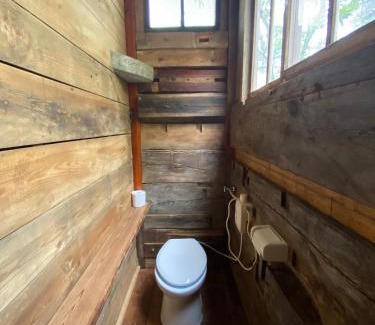 Sado Cabin | エシカルな島のリトリート宿 古道具と手仕事の宿ねまりや