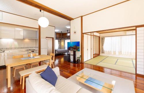 Taketomi-jima Taketomi-cho Apartment | 一棟貸しの宿 Kururi-Kuru 石垣島,くるりくる