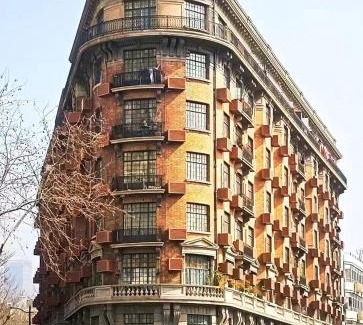 Xuhui Apartment | 上海小胖纸民宿 武康大楼店 近武康大楼 露台老洋房 交通大学站 直达迪士尼 2床近地铁