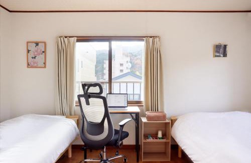 Nikko House | 世界遺産と東武日光駅に近い 全内装 3階まで階段あり 駐車場 子供不可