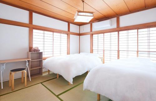 Nikko House | 世界遺産と東武日光駅に近い 全内装 3階まで階段あり 駐車場 子供不可