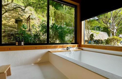 Futtsu House | 加美屋リゾート房総 浪漫ラウンジ 夕日と露天風呂-Kamiya Resort Boso