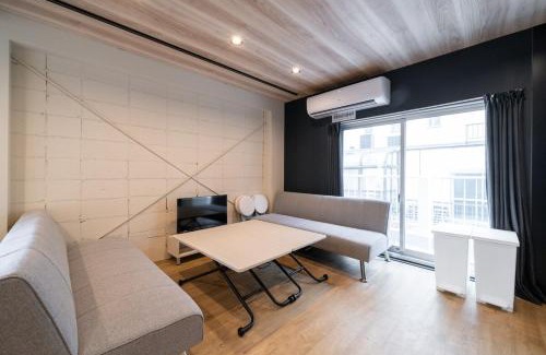 Nankin-machi Apartment | 南京町ロックビル 3,4階
