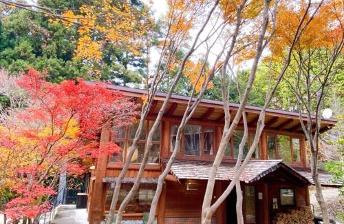 Tsuru House | 大自然の貸切Villa 都心から90分 最大10名 貸切サウナ 完全プライベート空間