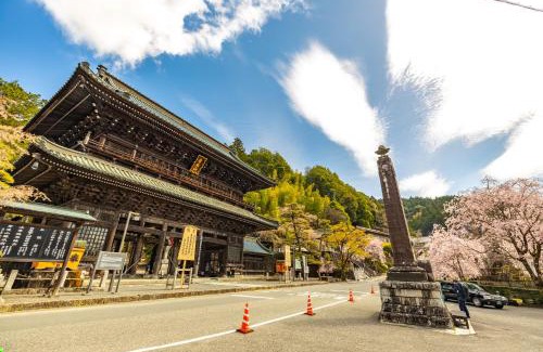 Minobu Hotel | 宿坊 志摩房 - Temple Hotel Simanobo