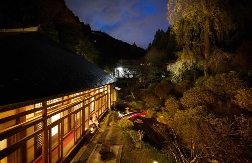 Minobu Hotel | 宿坊 志摩房 - Temple Hotel Simanobo