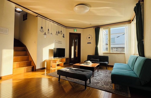 Otaru House | 小樽市にあり、小樽駅から徒歩13分の宿泊施設で、庭と無料専用駐車場を提供しています。ベッドルーム3室が備わる別荘です。