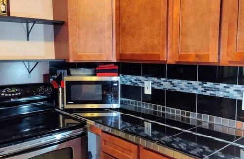 Parkside Apartment | ★彡 BIG DOGS Welcome♡Your 2nd home Beach/Downtown彡★