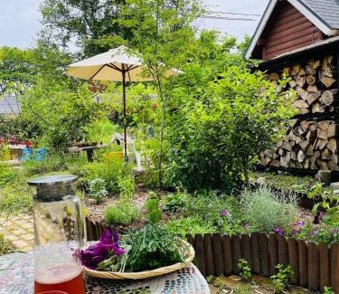 Imazu House | 愛犬と泊まれる朝食イングリッシュブレファスト付きの宿 Laughing dogs villa- Sake Tours Available