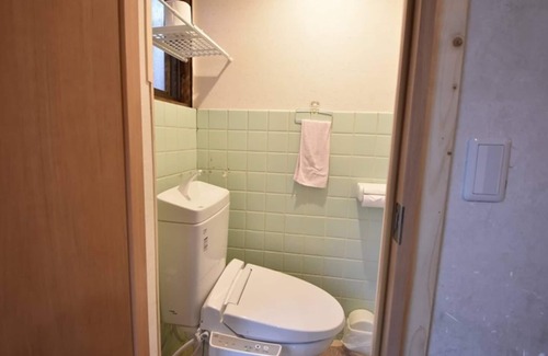 Higashiyama Ski Chalet | 政府公認旅館 2min to JR Inari,2min to Kyoto sta
