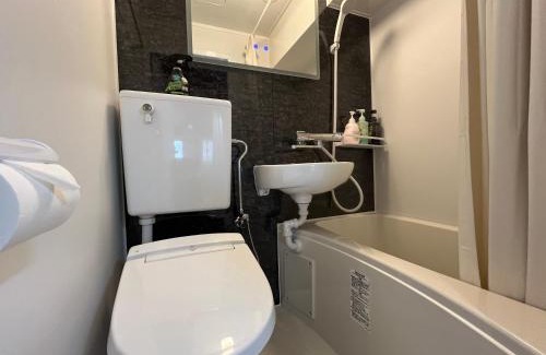 Kabukicho Apartment | 新宿 シングルルーム 複数ベッド、キッチン、ダイニングテーブル完備、短期、中期滞在に最適。