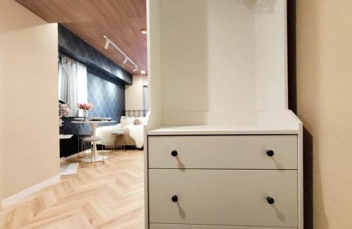 Kabukicho Apartment | 新宿 シングルルーム 複数ベッド、キッチン、ダイニングテーブル完備、短期、中期滞在に最適。