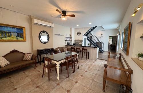 West Central District House | 日安蝸牛