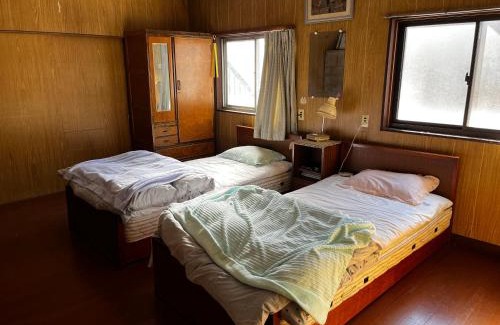 Togura Kamiyamada Onsen House | 昭和レトロの民泊 正直屋