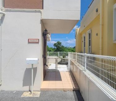 Enobi Apartment | 最大１２人宿泊可能 ご友人家族と一緒にステイタイム 広々リビングでホームパーティー