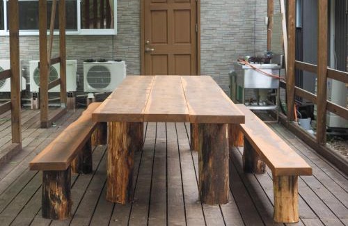 Nasu House | 森の中に佇むバンガロー 広大な屋根付きデッキでbbq 卓球 ハンモック