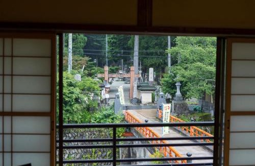 Tenkawa Hotel | 洞川温泉湯宿丸文