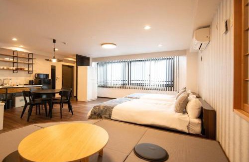 Asakusa Apartment | 浅草禅心居301室 浅草駅徒歩15分 2024年4月ニューオープン 43平米丸貸し切り ダブルベット2台と畳敷き布団2組 家庭式用品設備完備