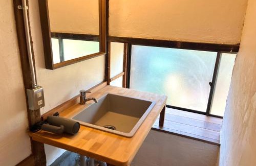 Iyo Villa | 海とふれあうための一軒貸し宿オリーブ