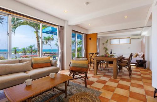 Tancha Resort | 海まで徒歩1分 沖縄でも珍しい絶景ホテル 贅沢プライベートビーチ付き ビーチルーム