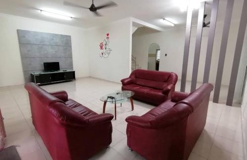 Sitiawan Apartment | 爱民宿 Love House