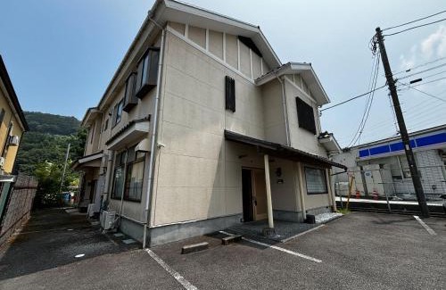 Odawara Apartment | 箱根湯本入り口 コンビニ横 徒歩駅5分 駐車場有り うなぎ名店横 和風貸切