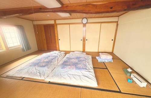 Sado House | 自然に囲まれた海沿いの広い一軒家 貸切 佐渡 古民家 レッドジャスパーRedjasper