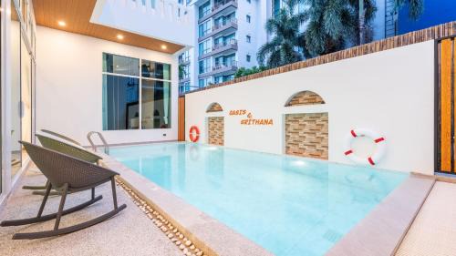Central Pattaya Villa | 芭提雅中心区独栋泳池别墅5卧6卫3厅KTV鱼池billiards烧烤芭提雅海滩步行街500m双条车