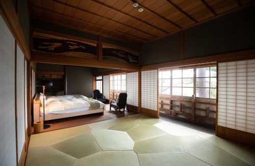 Ugo-machi Villa | 草木ももとせ