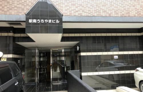 Hakata-ku Apartment | 駅南うちやまビル1