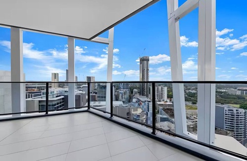 Harris Park Apartment | 高层公寓，2分钟可以到达火车站，购物中心，设施便利