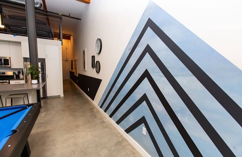 Lacy Apartment | ꕥHeart of DTSAꕥPool Tableꕥ98 WlkscrꕥACꕥBalconyꕥGYMꕥ