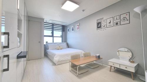 Donghae Hotel | 동해 파인앤유오션시티 호텔 by에스앤디