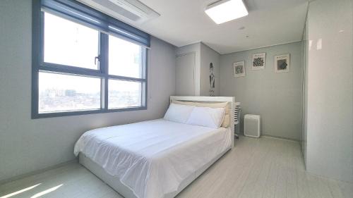 Donghae Hotel | 동해 파인앤유오션시티 호텔 by에스앤디