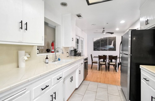 Southeastern Sacramento House | 𖤓SunHouse Sale 1410sqft BBQ 3xTVs Backyard𖤓