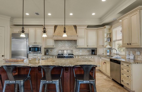 Avalon Beach Estates House | 0.1 Mi to Beach, Pool, Beach Views, Upscale Home, Chair Service, Grill, Tennis
