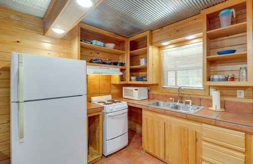 Heber Springs Cabin | 0.5 Mi to Greers Ferry Lake: Heber Springs Cabin
