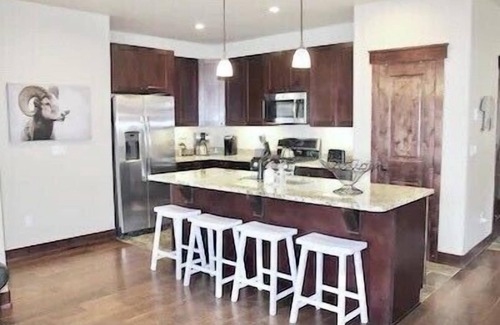 Keystone House | 0.5 mile walk to Gondola and Keystone Village! 50 yards to Keystone Shuttle!