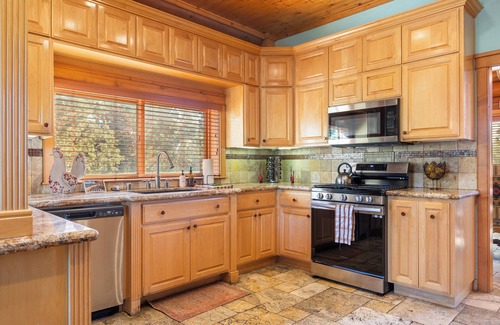 Castle Glen Estates Cabin | 0.5mi to the Lake, Deck w/Views, Poker Table | Eagle Ridge Retreat by AvantStay