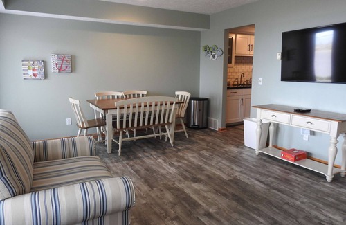 Traverse City Condo | #01 ELK RAPIDS BEACH CONDOMINIUM