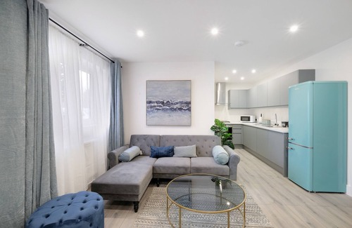 Yiewsley Apartment | 01 - Luxury 2 Bed Apt. Free Parking, West Drayton