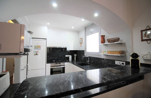 Empuriabrava Villa | 0108-LLOBREGAT House at the canal with pool and mooring