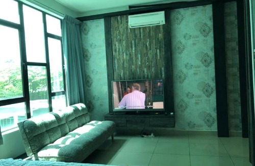 Taman Mount Austin Apartment | 02-AUSTIN REGENCY HOMESTAY for 2pax Pool View
