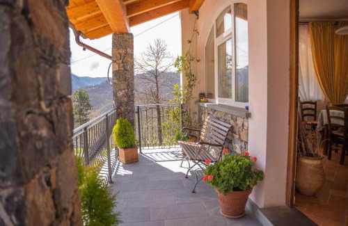 Varese Ligure House | 028 - Agriturismo "Il Boschetto" con PISCINA, Pace E Natura - Camera Familiare