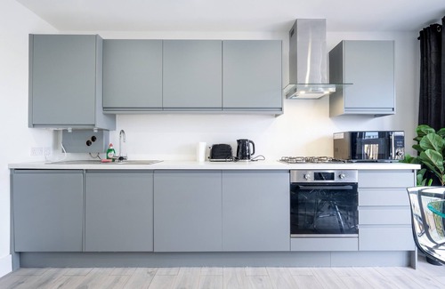 Yiewsley Apartment | 04 - Luxury 1 Bed Apartment Free Parking- West Drayton